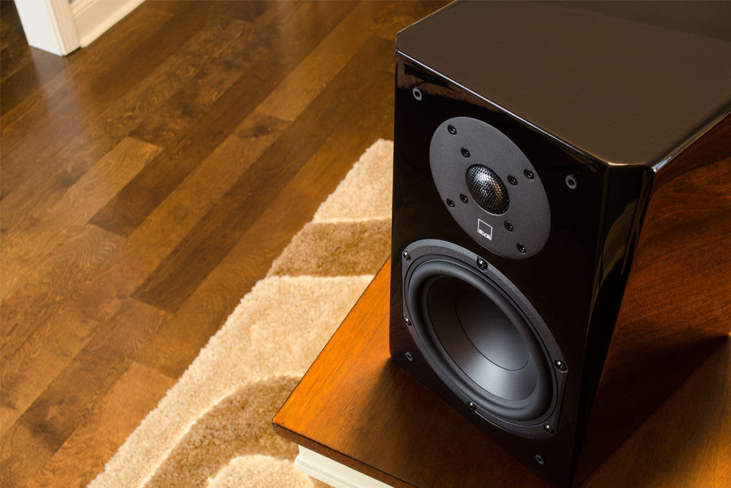 Bookshelf Speaker in Piano Gloss Black